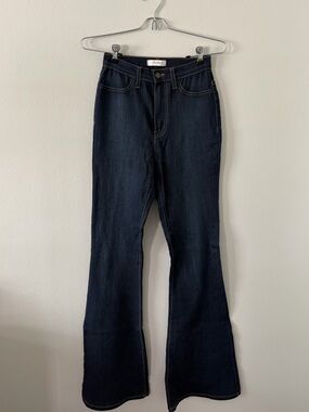 Vibrant Dark Indigo Wide-Leg Jeans